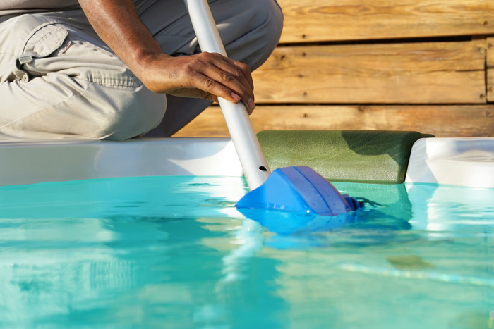 cleaning-pool.jpg cleaning-pool.jpg