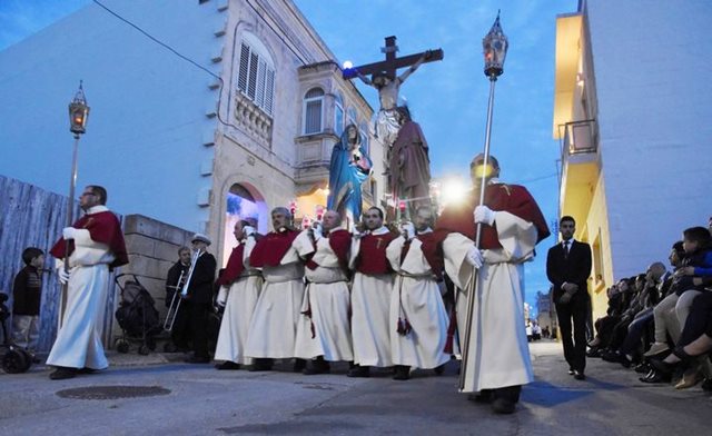 Good_Friday_procession_Xaghra_Alain_Salvary.jpg Good_Friday_procession_Xaghra_Alain_Salvary.jpg
