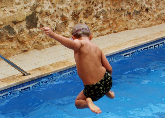 Pool-gozo.jpg