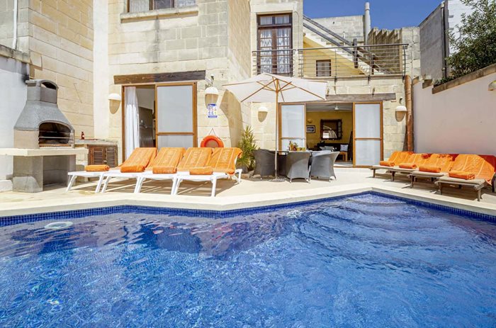 farmhouse-with-pool-in-gozo.jpg