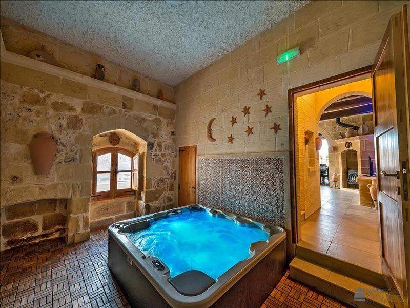 winter-jacuzzi-gozo.jpg winter-jacuzzi-gozo.jpg