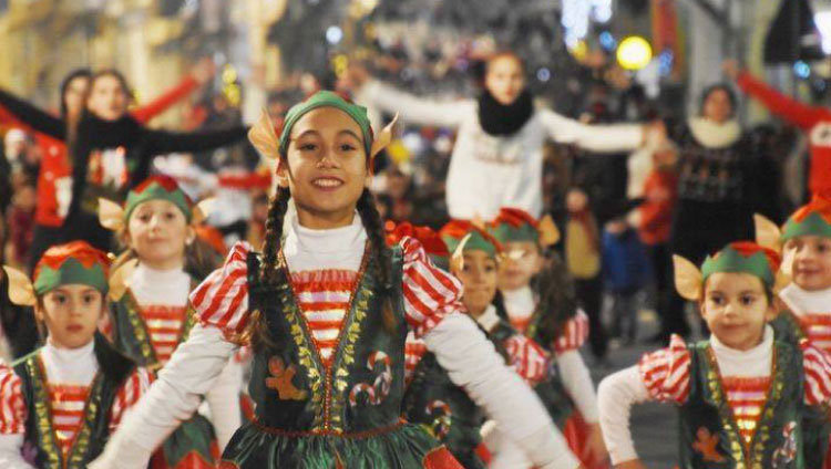 christmas-parade.jpg christmas-parade.jpg